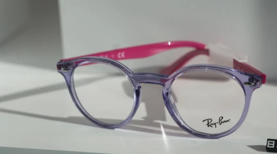 a-partir-de-quel-age-un-enfant-peut-il-porter-des-lunettes-de-vue